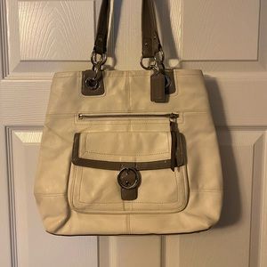 Woman’s coach purse- cream and gray